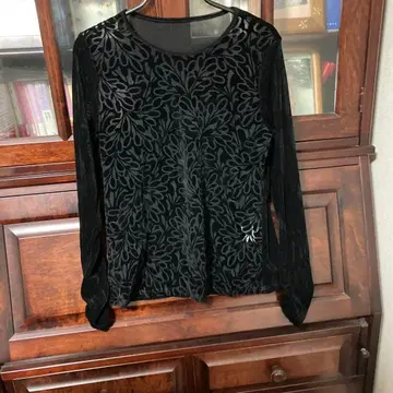 블랙 벨벳 자수 긴팔 셔츠