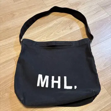 MHL. 블랙 토트백