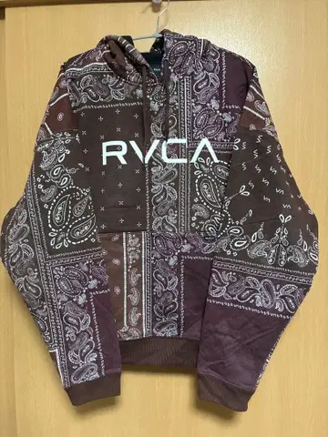RVCA 페이즐리 무늬 후드티 브라운