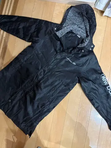 new balance 후드 부착 벤치 코트 M 블랙