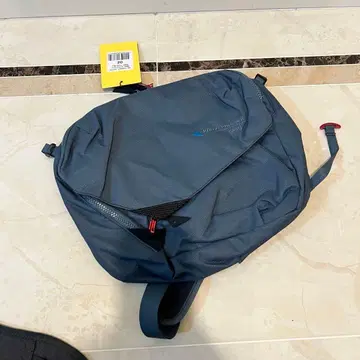 클라터뮤젠 메신저 백 네이비