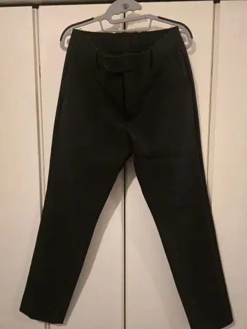 라코스테 테이퍼드 핏 슬랙스