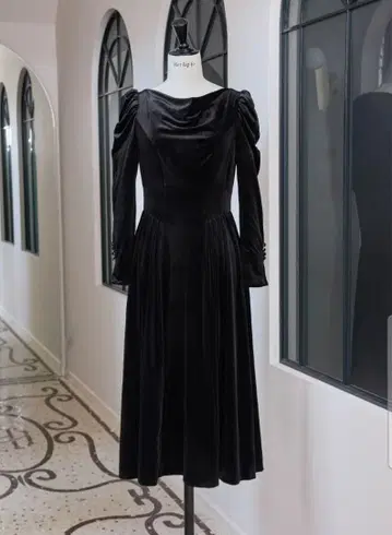 Herlipto Majestic Velour Dress