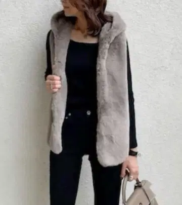 파시오네 후드 부착 그레이 퍼 베스트