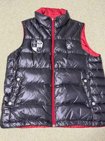 다운 베스트 블랙과 빨간색 SC Lupo di Mare