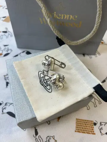 비비안 웨스트우드 ORIETTA 귀걸이