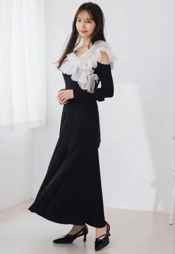 dazzlin 크로스 프릴 컷 원피스