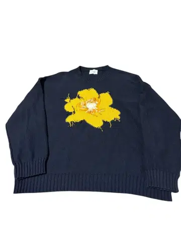 새상품급 Camphor wood 인사이드 아웃 인터샤 플라워 모티브 니트