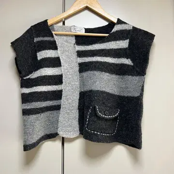 울 니트 베스트 그레이 포켓 부착