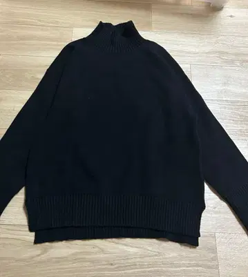 컨디션 최상 soeur7 하이넥 니트 야마다야