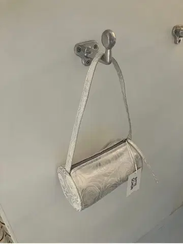 bitteschon silk rose bag