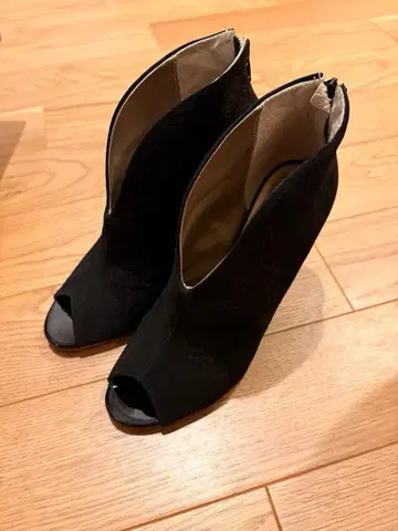 스테파니 클래식 Stephanie Classic 부티