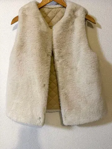 아이보리 퍼 퀼팅 베스트