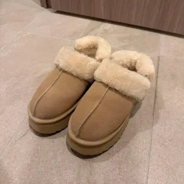 브라운 통굽 어그 부츠 슬립온