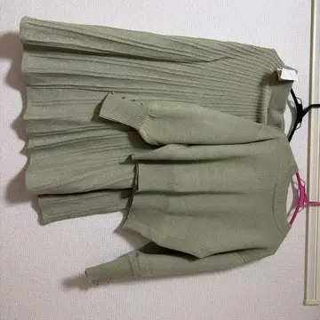 올리브 그린 니트 셋업