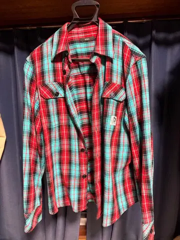 체크 무늬 긴팔 셔츠 빨간색과 스카이블루