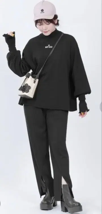 MARY QUANT 태슬 드로스트 모바일 숄더