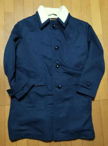 맥레거 안감 보아 런치 코트 네이비