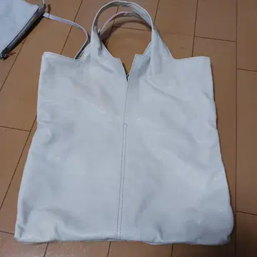 lesbasiques 화이트 가죽 토트백