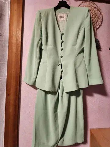 BOSCH 민트 그린 스커트 셋업