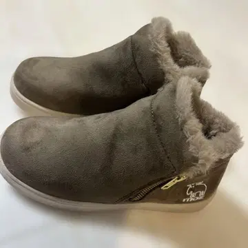 퍼 달린 스웨이드 숏부츠