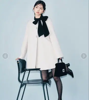 새상품 완판템 릴리 브라운 A라인 비쥬 리본 코트