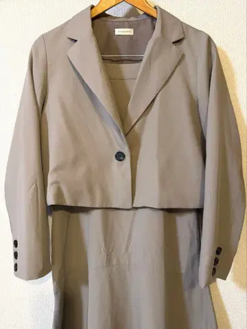 그레이 자켓 스커트 셋업