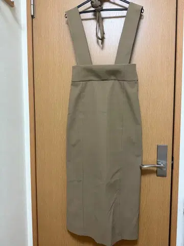 BLATE /3wdy 원피스 타이트 스커트 (서스펜더 포함 베이지)