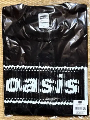 oasis 30주년 특별전 콜라주 로고 T셔츠 XL 사이즈 블랙 컬러