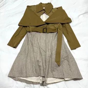 아차츄무무차차 디자인 트렌치 코트