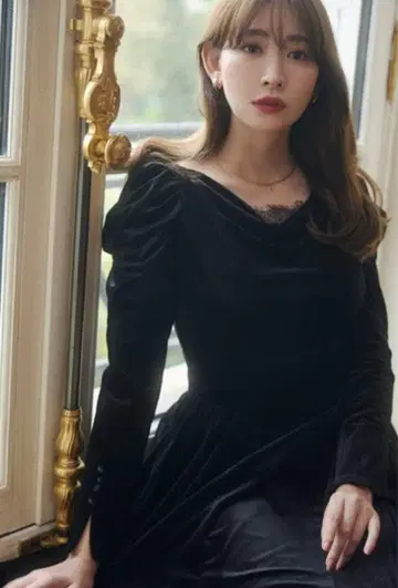 Herlipto Majestic Velour Dress