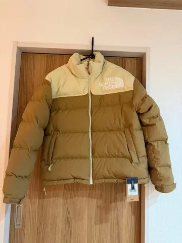 THE NORTH FACE Retro Nuptse 700