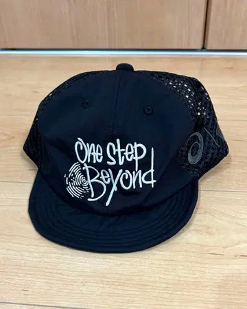 엘도레소 아식스 콜라보 캡