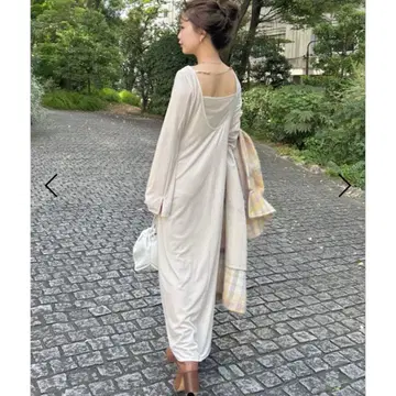 벨로아 스트레이트 원피스 백 오픈 포멀