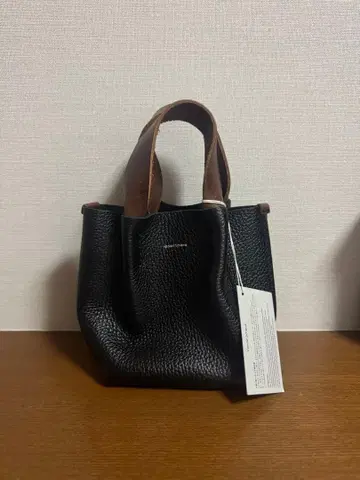 핸더 스킴 블랙 가죽 핸드백 [ 거의 새상품 ]