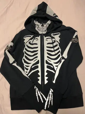 vanson 스켈레톤 프린트 후드티