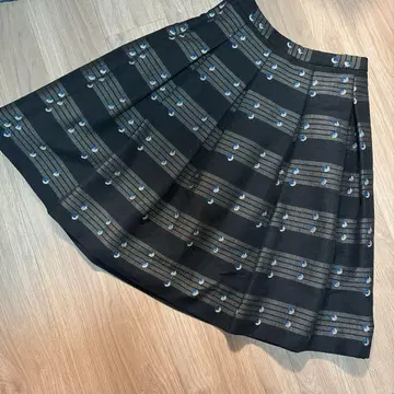 제인 마플 dans le salon 턱 스커트 자카드 도트