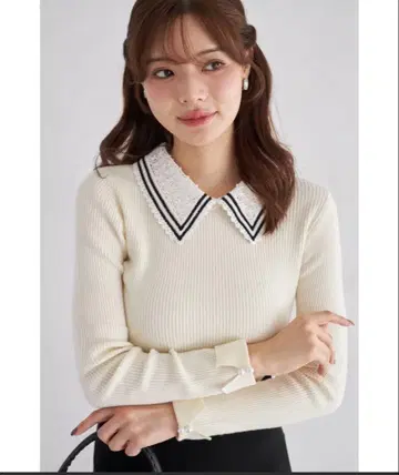 [택 포함 새상품] 2WAY 라인 레이스 카라 부착 리브 니트 긴팔 상의