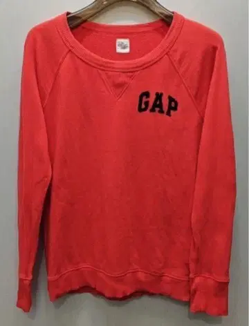 GAP 크루넥 맨투맨 레드 / 로고