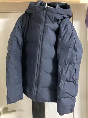 유니클로 심리스 다운 자켓