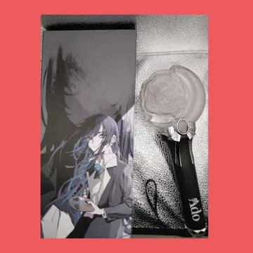 응원봉 Ado 모나 리자의 옆얼굴