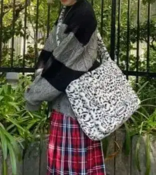 Candy Stripper CANDY FUR SHOULDER BAG