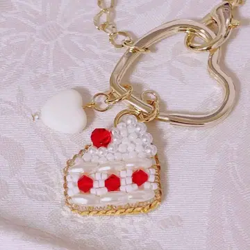 하트 체인 케이크 참 숏 케이크 키링 비즈 자수