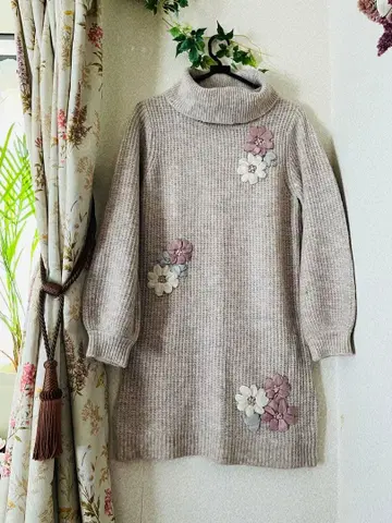 WILL SELECTION 니트 터틀넥 꽃무늬 자수 원피스