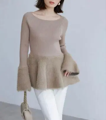 페플럼 페더 니트탑 베이지