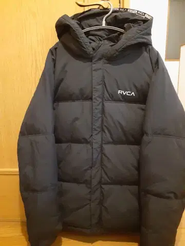 RVCA 블랙 다운 자켓 L