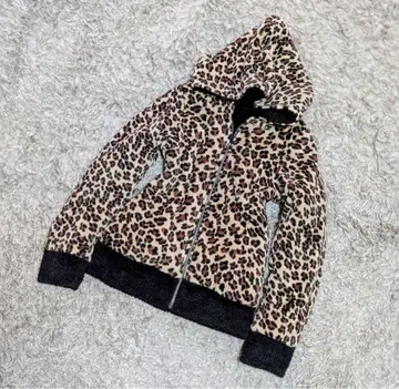 레오파드 무늬 리버서블 후드티