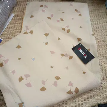 코몬 L 사이즈 크림색 잎 무늬