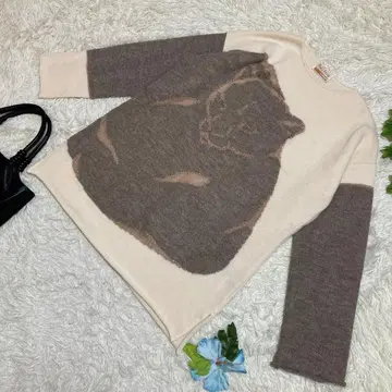 컨디션 최상 크리치아 포이 긴팔 니트 아이보리 그레이 재규어 XL 상당