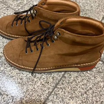 virginia 샤크 밑창 스웨이드 부츠